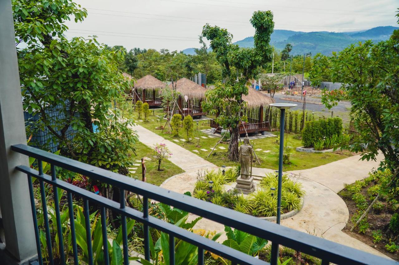 Kampot Tropical Village エクステリア 写真
