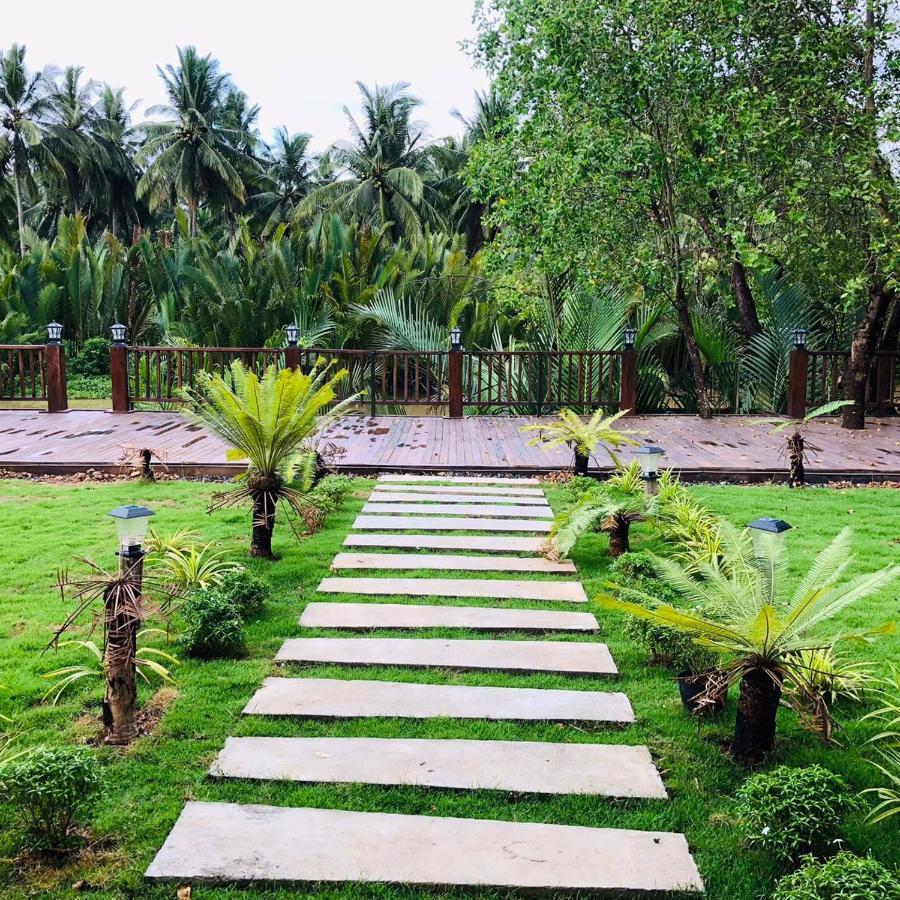 Kampot Tropical Village エクステリア 写真